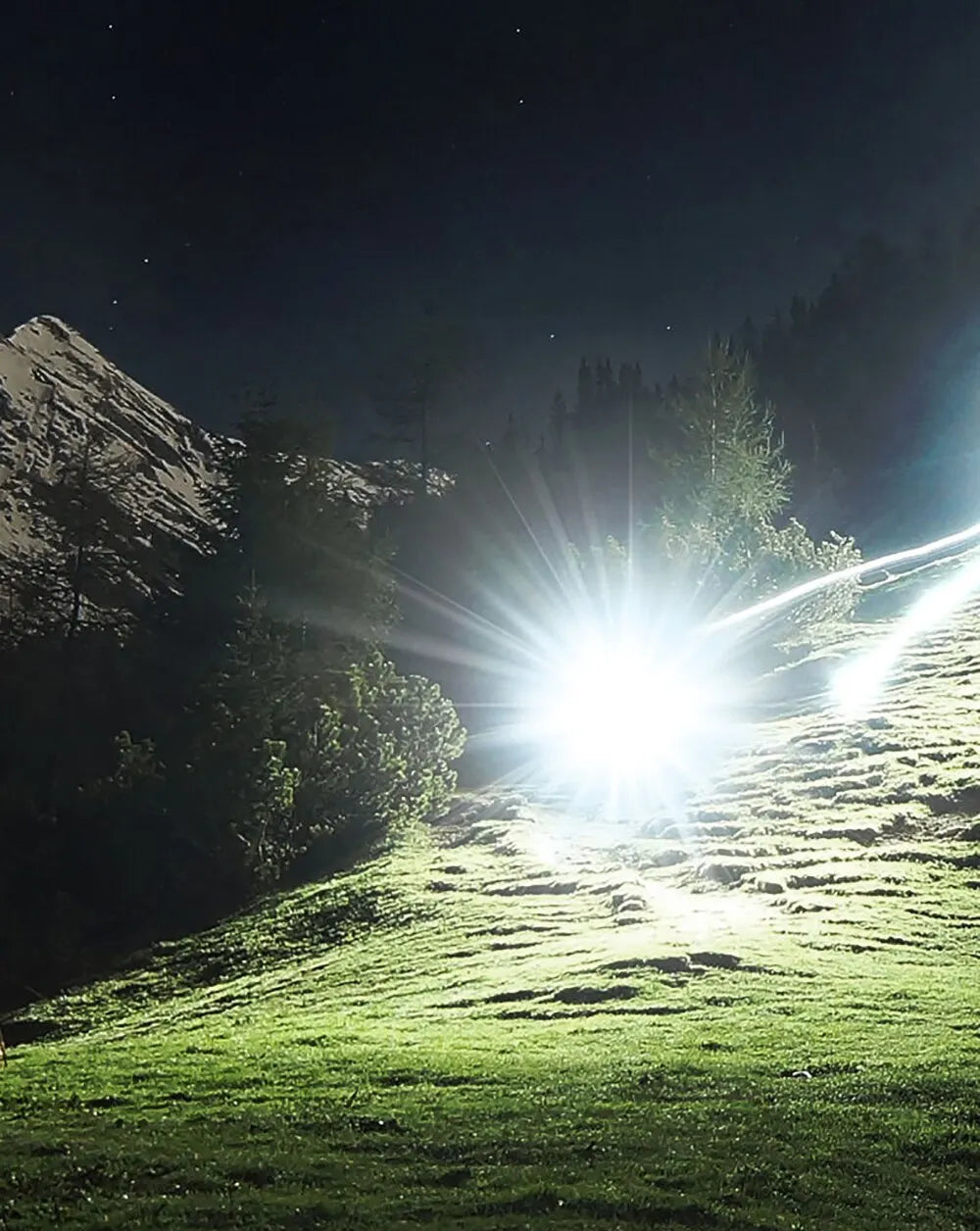 Lampe de Poche LED Haute Puissance | Torche Camping 4 Perles | Lumière Latérale COB | 4 Modes Éclairage Portable